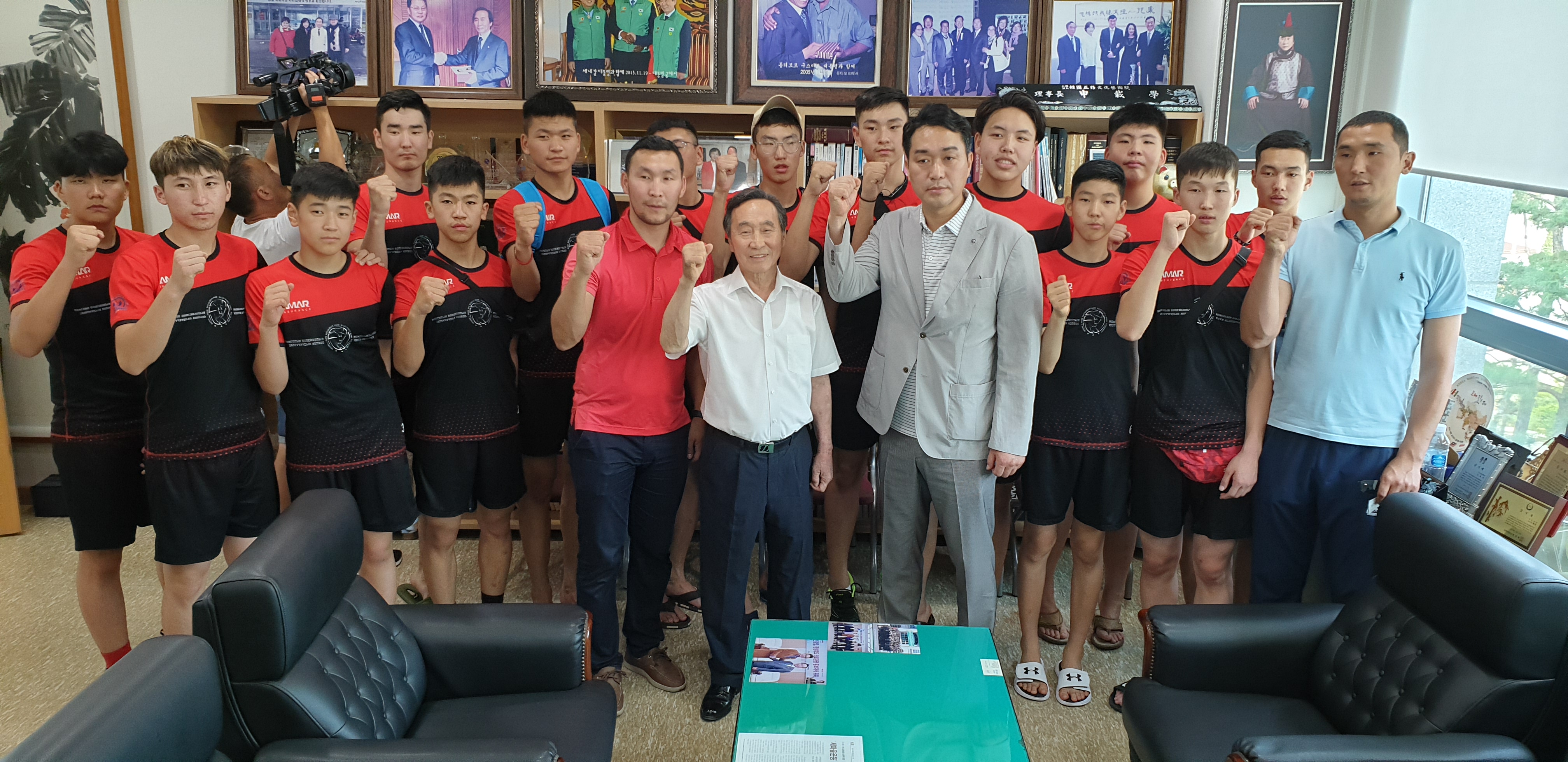 구미시배구협회 초청 몽골청소년(U-20)배구단 구미강동병원 방문 첨부 이미지